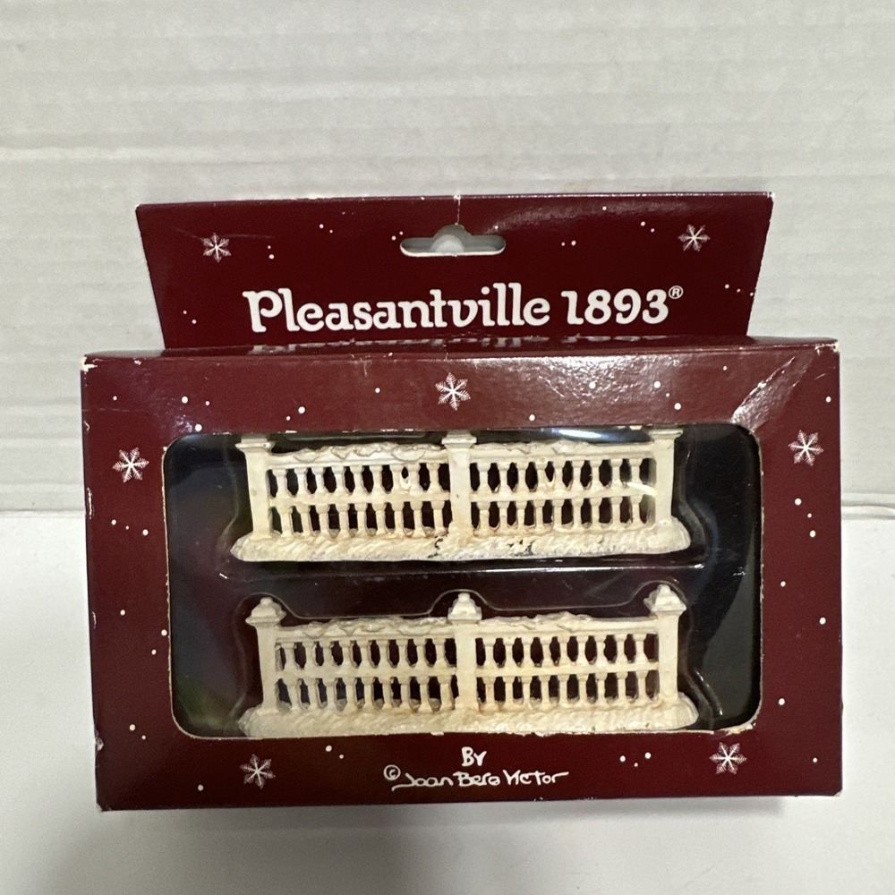 NIB Pleasantville 1893 Christmas Village Set of 2 Colonnade Fence Fences #1687